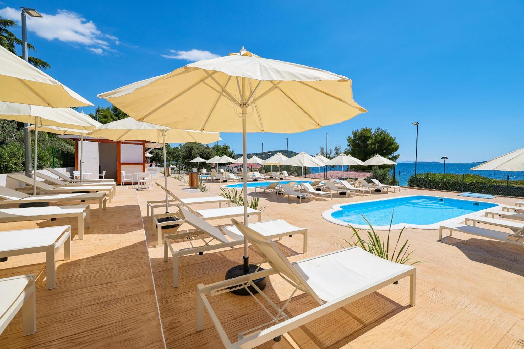 Apartments Medena Budget Trogir Exteriér fotografie