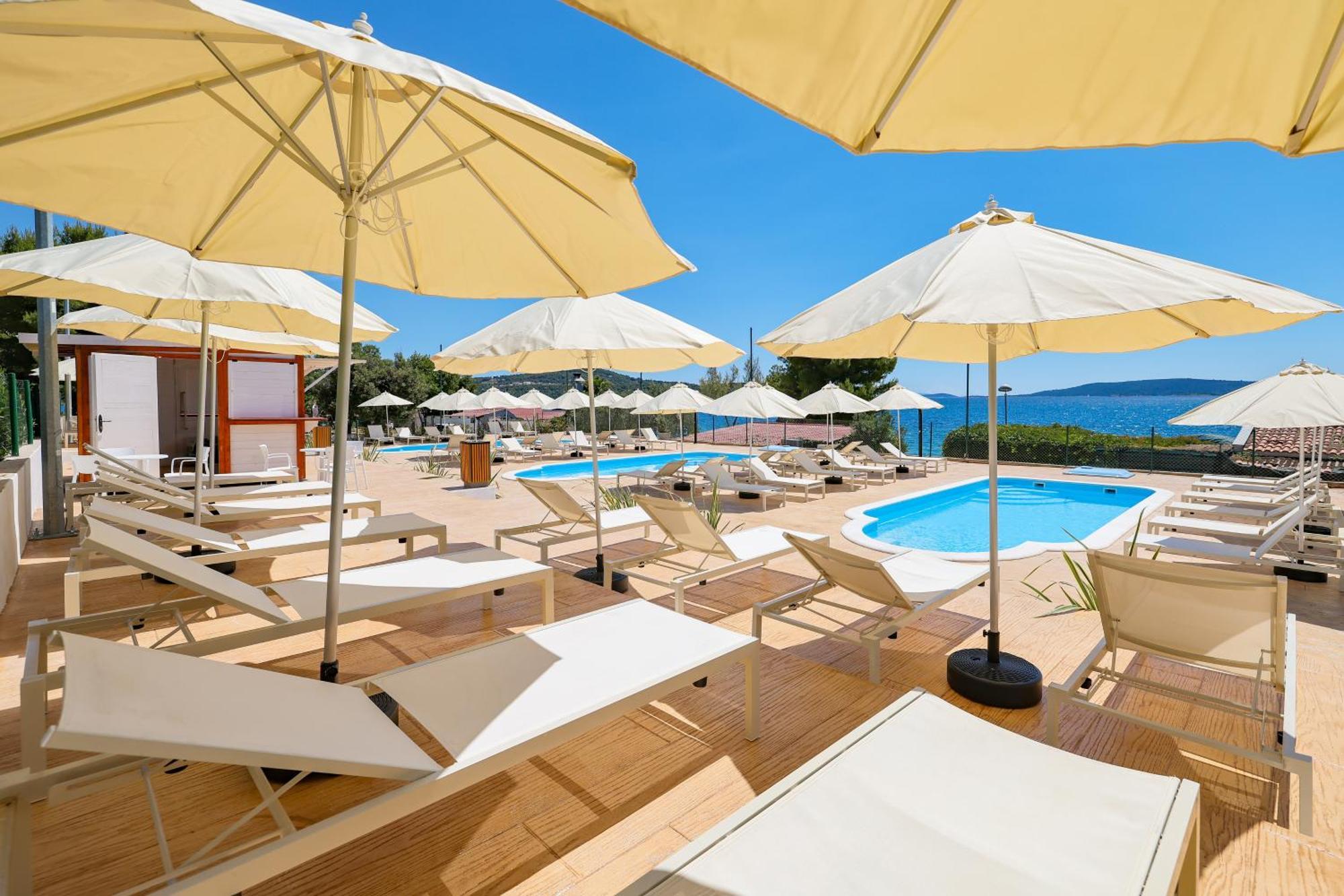 Apartments Medena Budget Trogir Exteriér fotografie